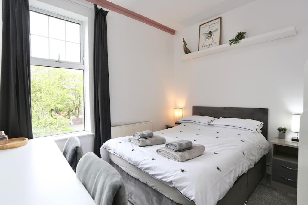 The Hot Tub Townhouse By Holiday Heim Lytham St Annes Exterior foto